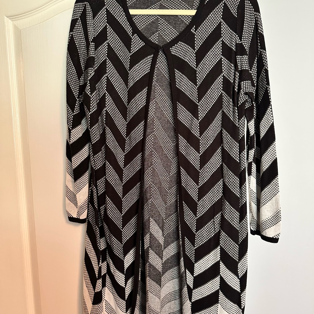 Kasper Monochrome Knit Sweater